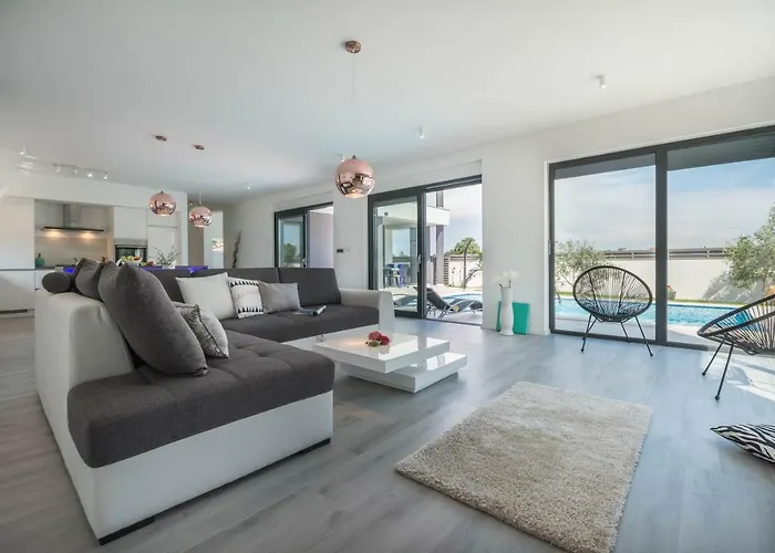 Vila Wellness & Luxury Nicole - Families Only *